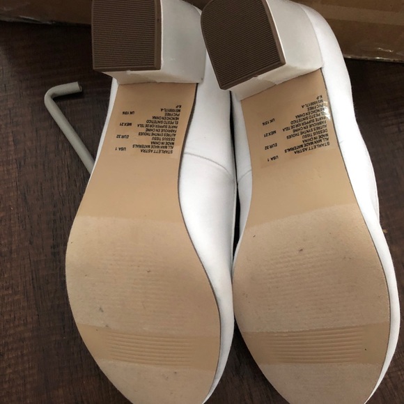 Little GIRLS badgley mischka shoes - Picture 3 of 4